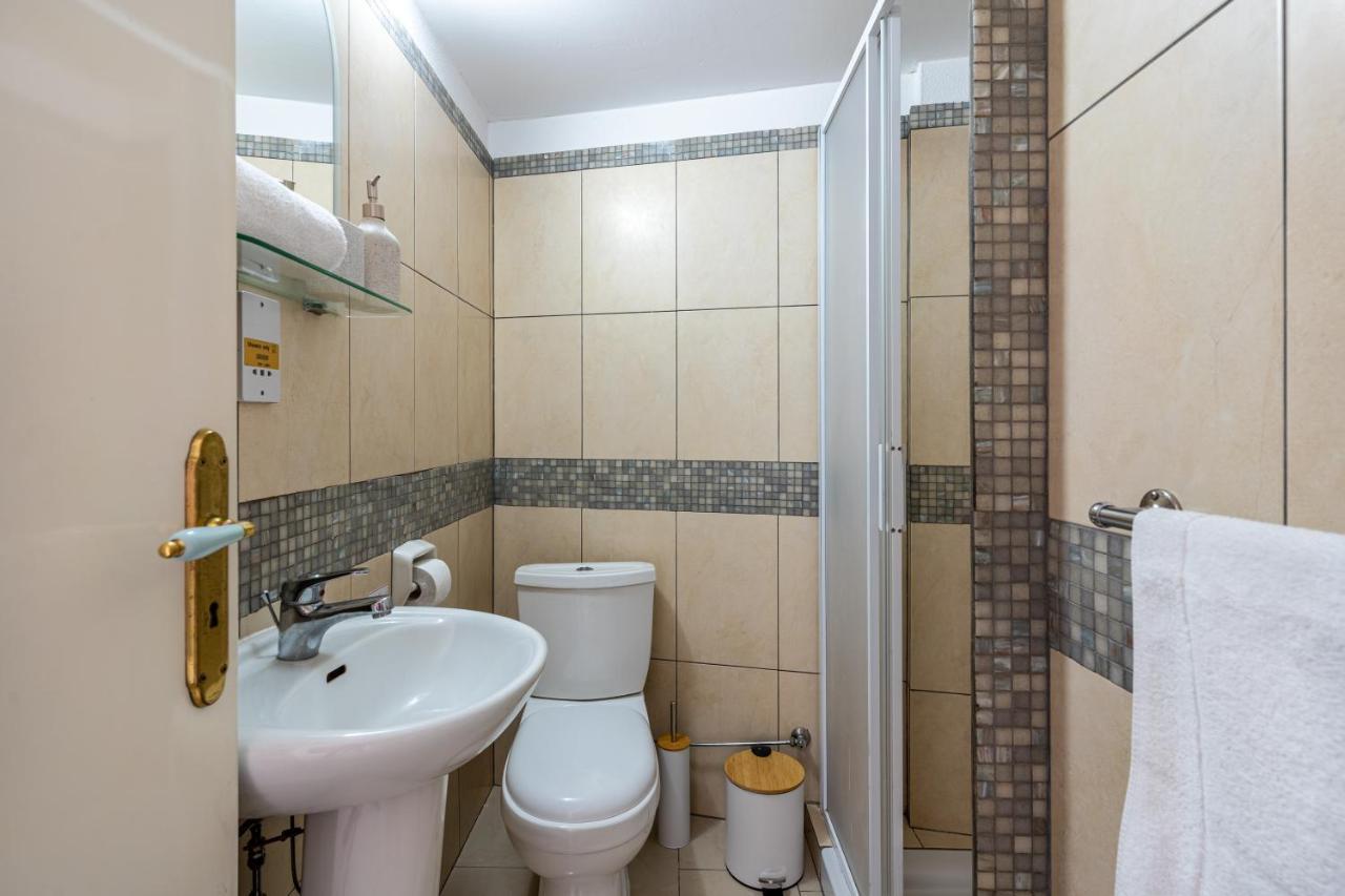 Whispering Palms 1-Br Apt By Finikoudes Beach Larnaca Dış mekan fotoğraf